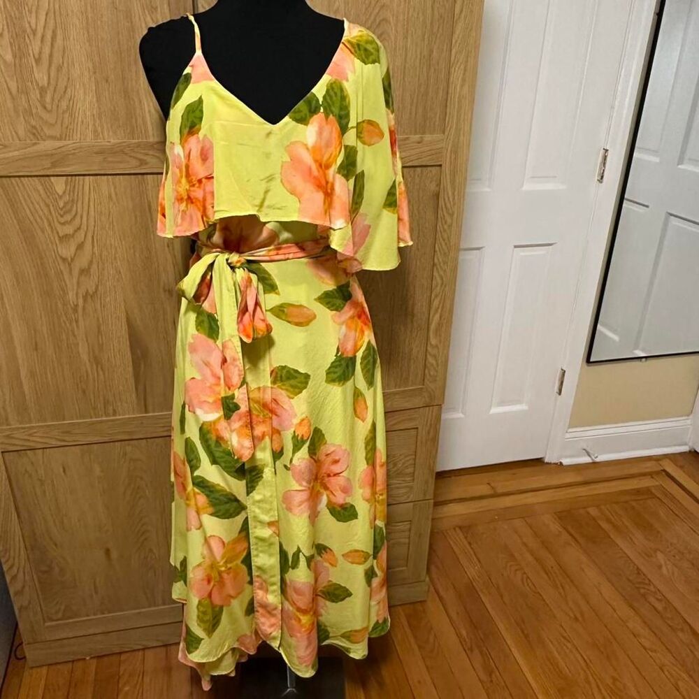 Ecru Women’s Small Floral One-Shoulder Wrap a-line Maxi midi